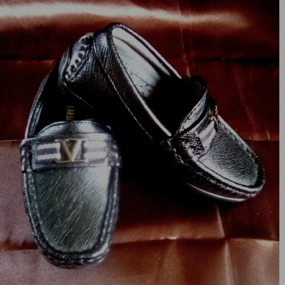 Curt & Larson Loafers Dress Shoes Slip On Metallic V Accent Kids